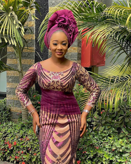 Latest 2020 Lovely Asoebi Gown Styles - Hairstyles 2u